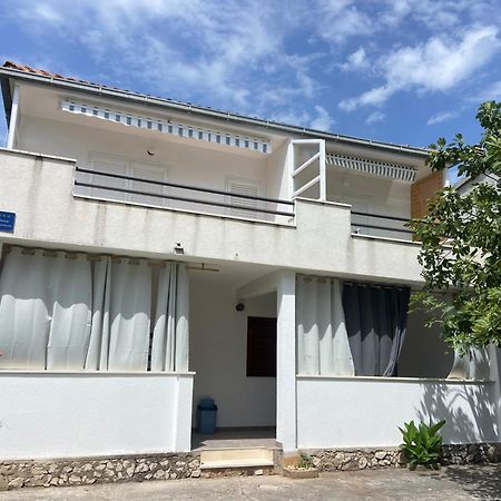 Apartmani Mara Rogoznica โรกอซนิซา ภายนอก รูปภาพ