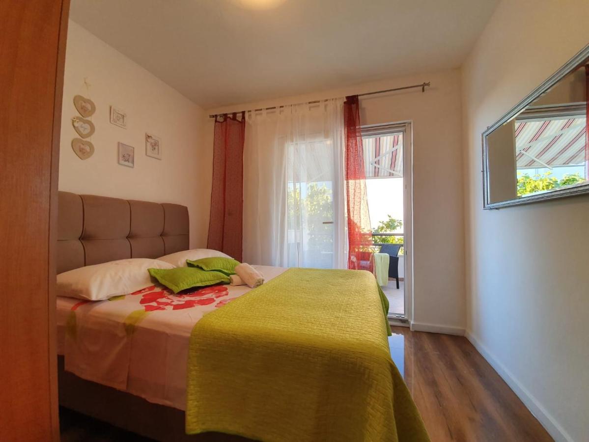 Apartmani Mara Rogoznica โรกอซนิซา ภายนอก รูปภาพ