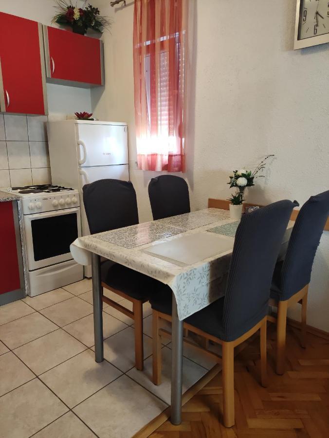 Apartmani Mara Rogoznica โรกอซนิซา ภายนอก รูปภาพ