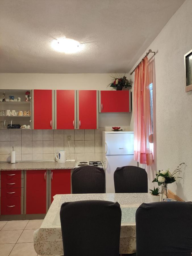 Apartmani Mara Rogoznica โรกอซนิซา ภายนอก รูปภาพ