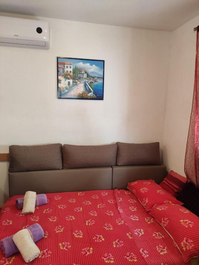 Apartmani Mara Rogoznica โรกอซนิซา ภายนอก รูปภาพ