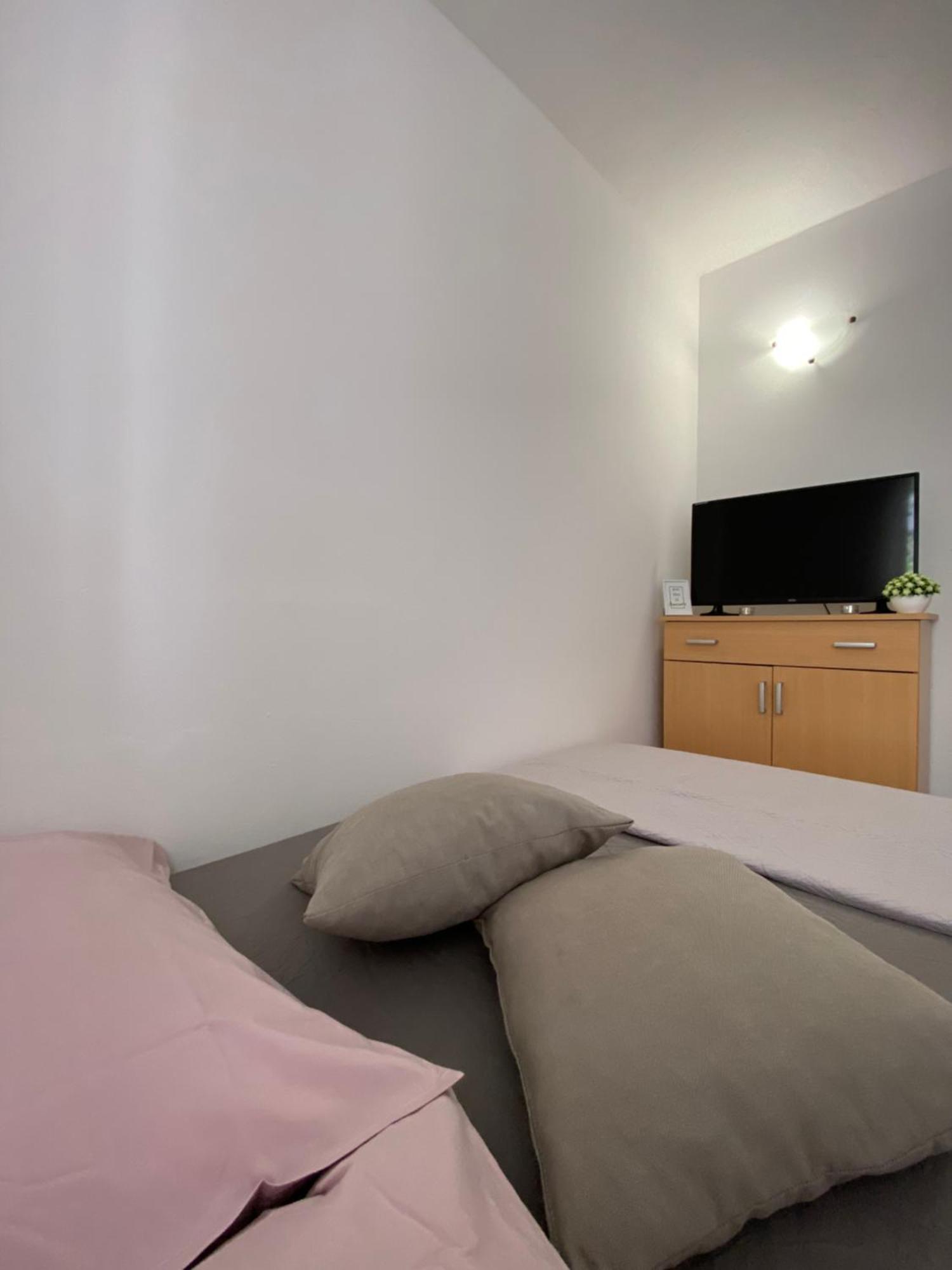 Apartmani Mara Rogoznica โรกอซนิซา ภายนอก รูปภาพ